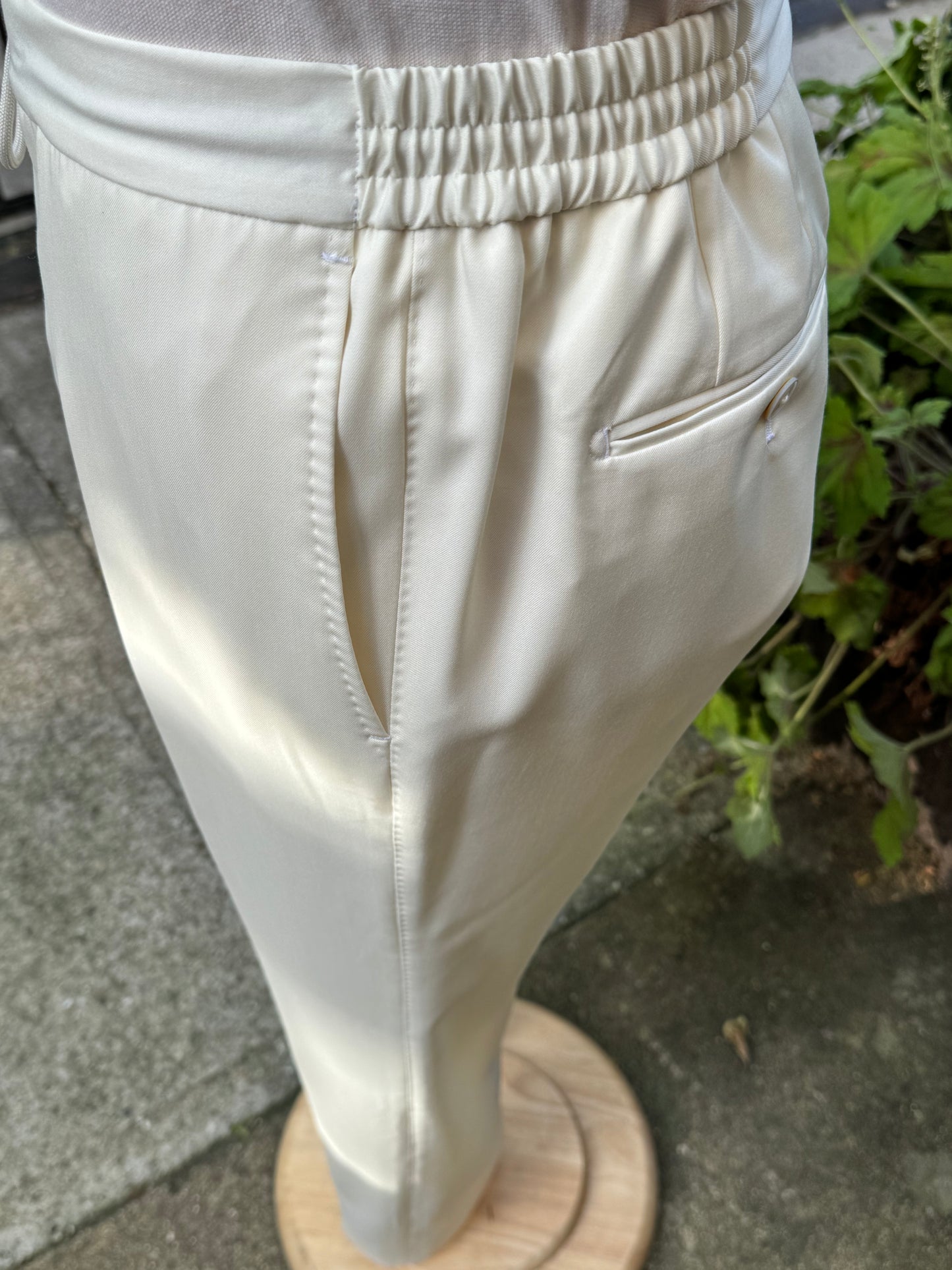 VANILLA SAFARI DRAWSTRING TROUSER